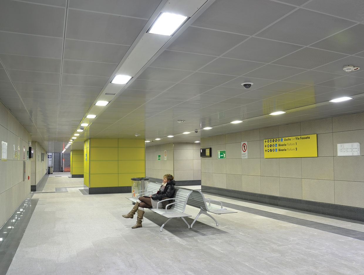 Schréder has a range of lighting solutions to ensure safety in railway and metro stations while offering a good ROI